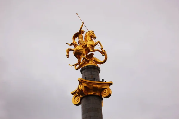 Saint George Tiflis heykeli — Stok fotoğraf