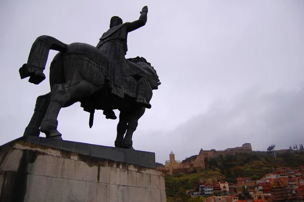 Denkmal des Königs vakhtang gorgasali in Tiflis — Stockfoto