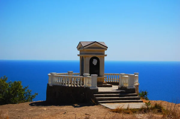 Fiolent Yaylası girişindeki nitelikli anıt Pushkin