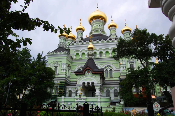 Kiev Pokrovsky Manastırı