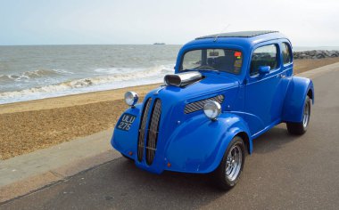  Klasik mavi sıcak çubuk sahil mesire üzerinde.