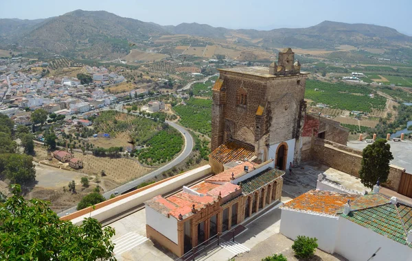 Schloss Alora und die umliegende Landschaft Andalusien Spanien. — Stockfoto