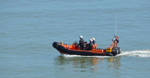 RNLI Bateau de sauvetage côtier et équipage à Felixstowe — Photo