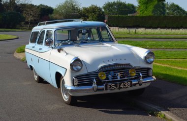  Klasik Mavi ve beyaz Ford zodyak Emlak otomobil.