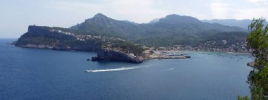  Peurto de Nottingham Mallorca İspanya deniz feneri Körfezi ve dağlar ile Panorama