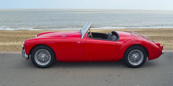 Felixstowe Suffolk Engeland Mei 2017 Oldtimer Rood Mga Geparkeerd Strandboulevard — Stockfoto