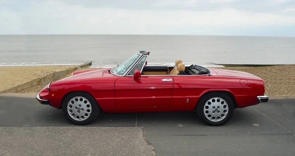 Felixstowe Sufolk Inglândia Maio 2017 Classic Red Alpha Romeo Convertible — Fotografia de Stock