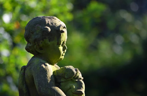 Silsoe Bedfordshire Inglaterra Octubre 2017 Detalle Estatua Del Niño Pequeño —  Fotos de Stock
