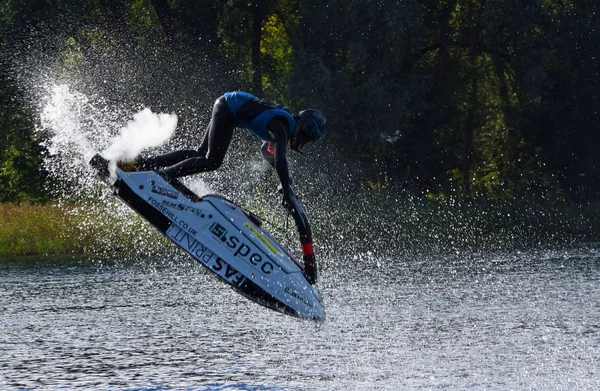 Wyboston Bedfordshire England Oktober 2017 Freestyle Jet Skidåkare Utför Hoppa — Stockfoto