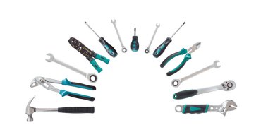 Araçlar, beyaz arka plan üzerinde izole birçok araç kümesi