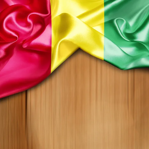 Flagge von Guinea schwenken — Stockfoto