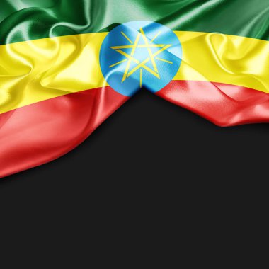 Etiyopya bayrağı sallayarak