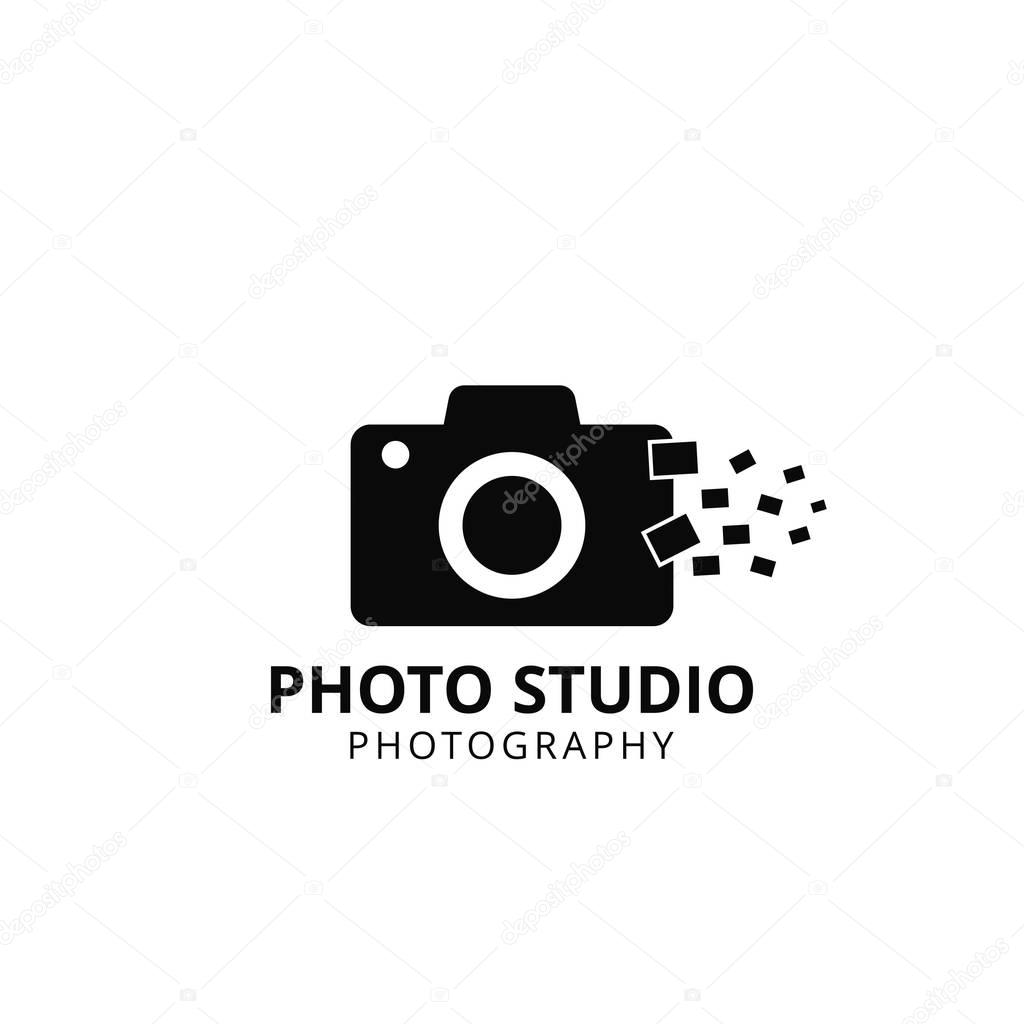 Black camera logo for Photographer