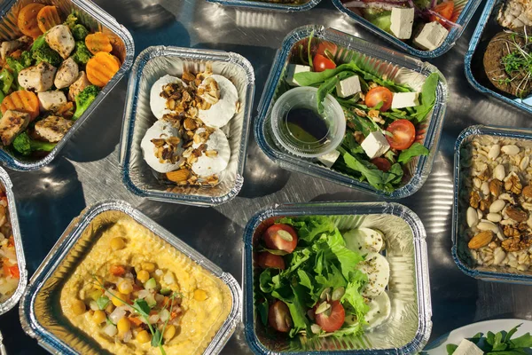 Healthy delivery food in containers; — Stock Photo, Image