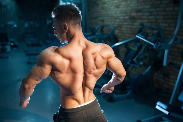 Athlete with perfect torso posing; — Stock Photo, Image