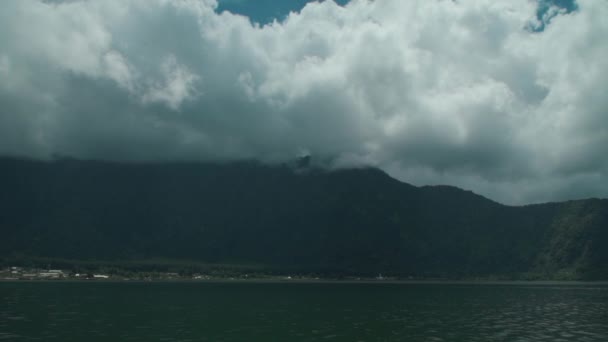 haute montagne et lac de Bali indonésien île 