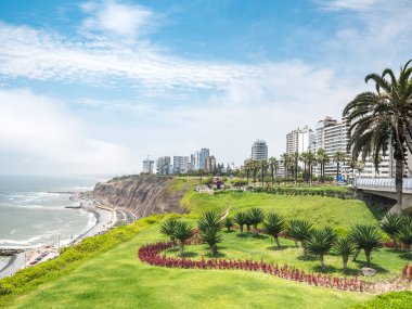 La Costa Verde sahil Lima görünümünü