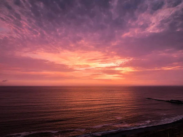 Pembe renkli bir gün batımı