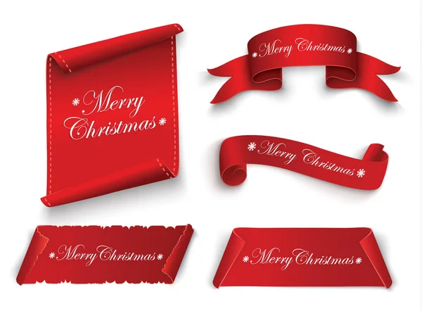 Красная реалистичная изогнутая бумага Merry Christmas banner выделена на белом фоне. Векторная иллюстрация. — стоковый вектор