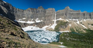 Beutiful buzdağı Gölü Glacier Ulusal Parkı, Montana, ABD