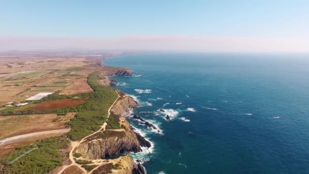 Terras Fim - a costa oeste de Portugal vista aérea — Vídeo de Stock