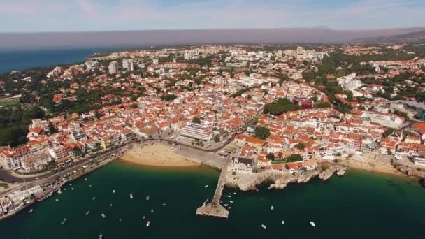 Красиві пляжі в Португалії Cascais пташиного польоту — стокове відео