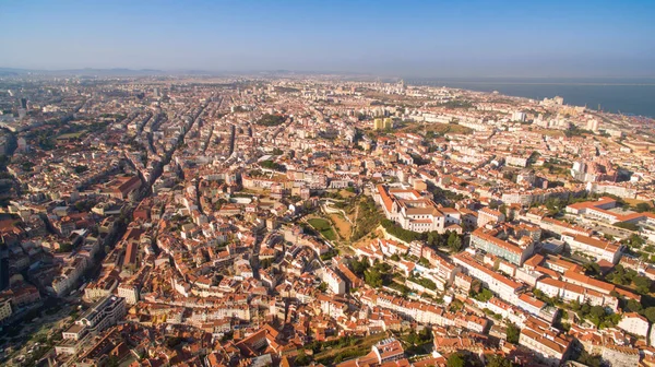 Panorama över Lissabon från höjden på kvällen Portugal — Stockfoto