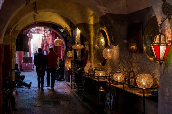 Lampen in een winkel in Marrakech Marokko 08 januari 2017 — Stockfoto