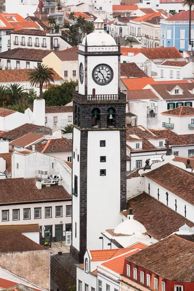Saint Sabastian church with clock tower in Ponta Delgada on Sao Miguel Island in Azores, Portugal, 26 april 2017 — Stock Photo, Image