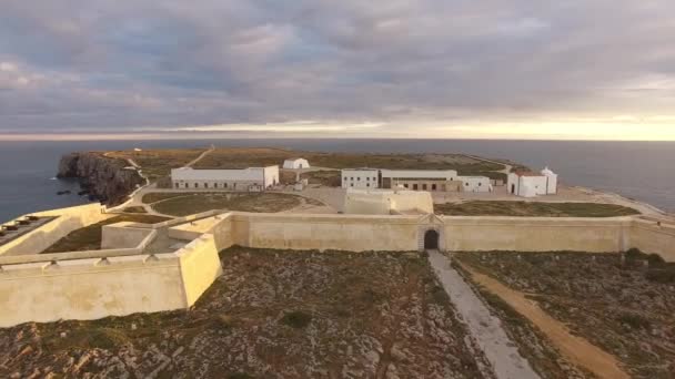 Vista aérea de la fortaleza de Sagres en vista aérea de la tarde, Portugal — Vídeos de Stock