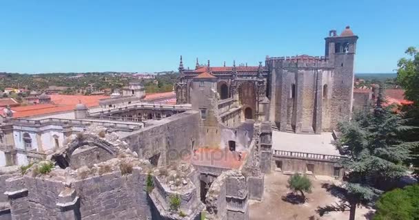 Vista aérea do mosteiro Convento de Cristo em Tomar, Portugal — Vídeo de Stock