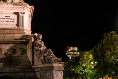 Sütun Pedro IV Rossio Meydanı, Pedro IV Meydanı, Praça de D. Pedro IV şehir Lizbon gece, Portekiz