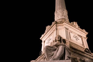 Sütun Pedro IV Rossio Meydanı, Pedro IV Meydanı, Praça de D. Pedro IV şehir Lizbon gece, Portekiz