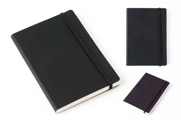 Notebook in pelle nera isolato su sfondo bianco. — Foto Stock