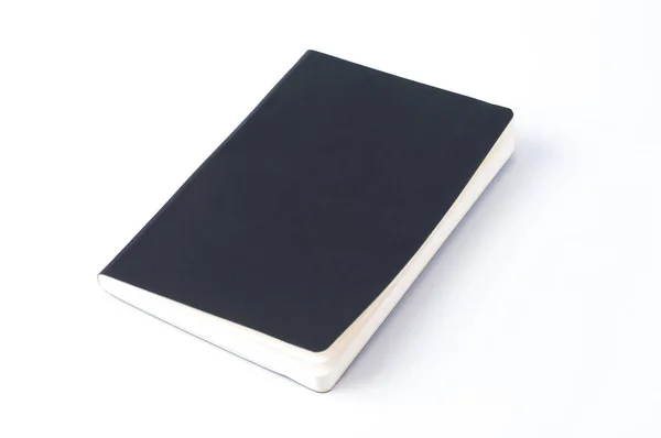 Notebook in pelle nera isolato su sfondo bianco. — Foto Stock