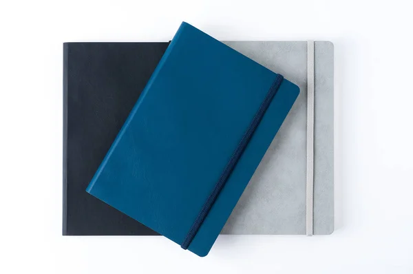 Cadernos de couro isolados em fundo branco  , — Fotografia de Stock