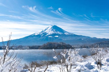lake kawaguc yansıması ile sabahın erken saatlerinde MT fuji