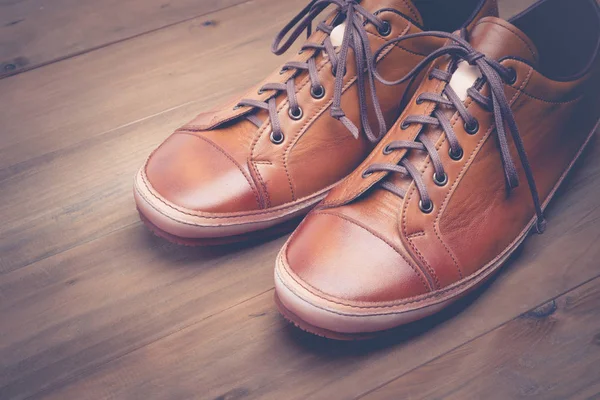 A pair of brown leather shoes with vintage — Stock Photo, Image