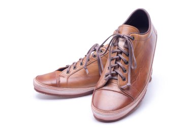 erkek deri kahverengi ayakkabılar beyaz arka plan üzerinde.