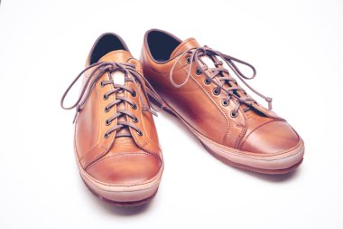 erkek deri kahverengi ayakkabılar beyaz arka plan üzerinde.