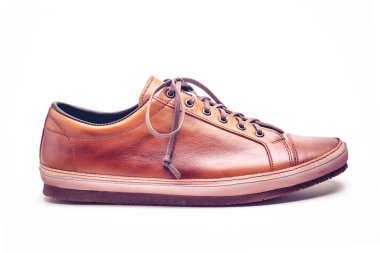 erkek deri kahverengi ayakkabılar beyaz arka plan üzerinde.