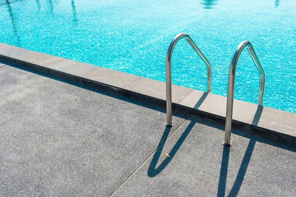 Swimming pool, Stair down at swimming pool. — Stock Photo, Image