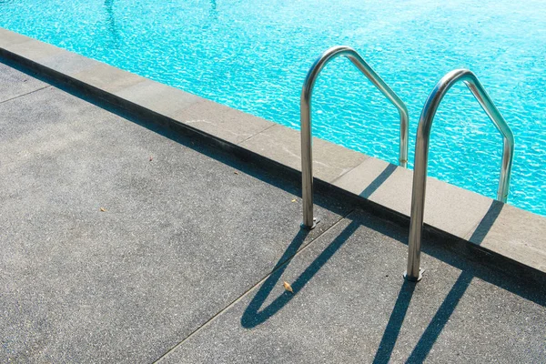 Swimming pool, Stair down at swimming pool. — Stock Photo, Image