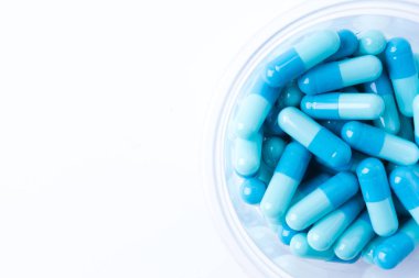 tıbbi hapları ve arka plan haplarla yığını