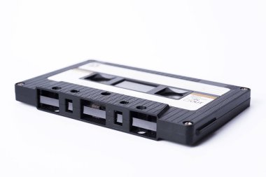 beyaz arkaplanda kaset.