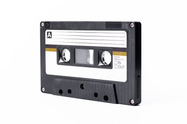 beyaz arkaplanda kaset.