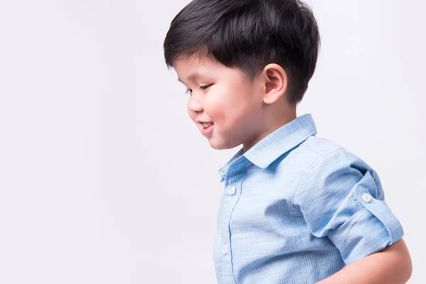Gülümseme Asya yürümeye başlayan çocuk portre beyaz arka plan üzerinde. — Stok fotoğraf