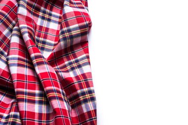 Noel tartan doku üzerinde beyaz backgro eşarp düz yatırın