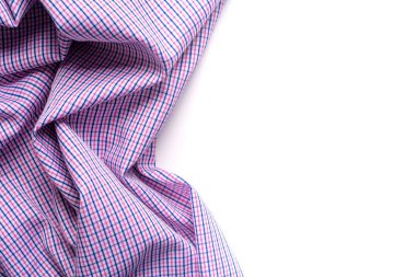 Mavi ve pembe tartan veya ekose beyaz arka plan üzerinde.