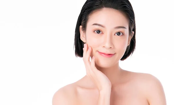 Beautiful Young Asian Woman with Clean Fresh Skin. Face care, Facial treatment, on white background, Beauty and Cosmetics Concept — Stock Photo, Image